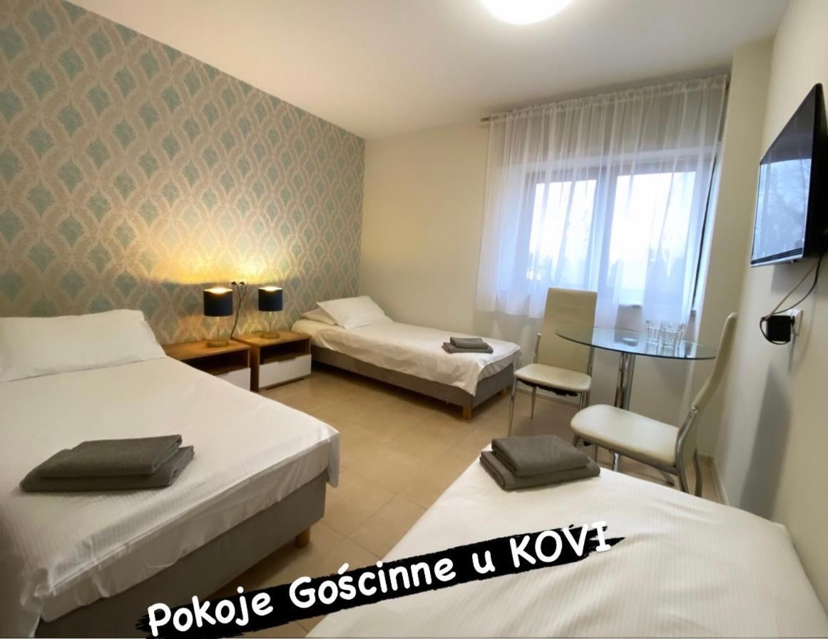 Pokoje Goscinne U Kovi Legnica Exterior foto